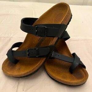 Birkenstock Black multi strapped sandals. Girls sz 32